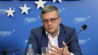Предупреждение: В сряда Асен Василев отново ще наруши закона, поредната му жертва ще е...