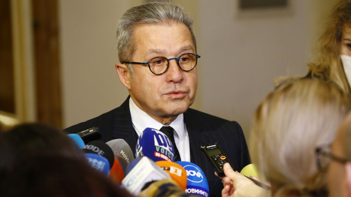 Йордан Цонев упрекна ГЕРБ за тази опаковка и липса на твърдост, каза за кого мачът е свършил 