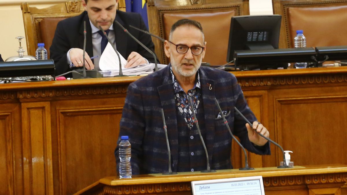 Любен Дилов-син хвърли бомба: ГЕРБ още утре може да състави кабинет, а ПП с това пишкомерене станаха...