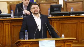 Бесен скандал в парламента заради наводненията, ПП и БСП се изпокараха