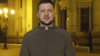 Зеленски: Продължаваме да прогонваме нашествениците на север от Киев