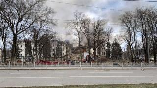 Автобусите с хуманитарна помощ за Мариупол достигнаха Бердянск