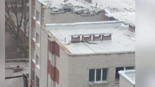 Няма край: 18 украински снаряда, калибър 122 мм, удариха училище и болница в Донецк ВИДЕО