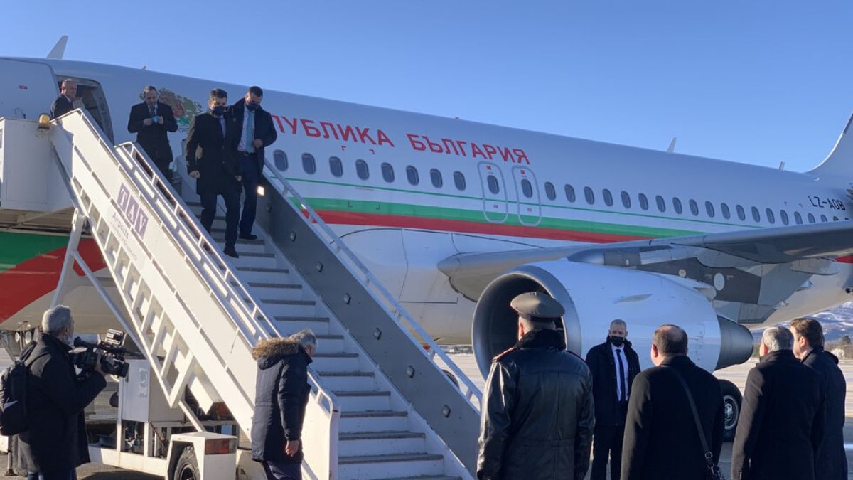 Неочаквана ситуация с правителствения хеликоптер, на борда на който бе Петков