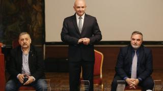 Ген. Мутафчийски, доц. Кунчев и проф. Кантарджиев се появиха отново заедно и ето какво обявиха