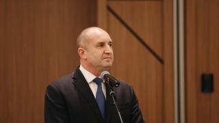 Радев събра мюсюлманската общност у нас на Ифтар и заговори за войната СНИМКИ