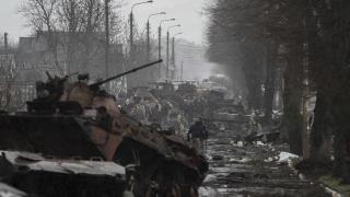 Байдън заговори за брутални военни престъпления в Украйна, обеща да...