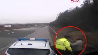Турски тираджия улови на ВИДЕО 18+ как български катаджия му посяга, заради отказан подкуп