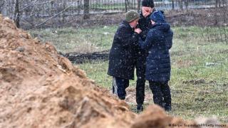 Украинката Татяна пред ДВ: Руски войници първо убиха мъжа ми, а после ме изнасилиха многократно