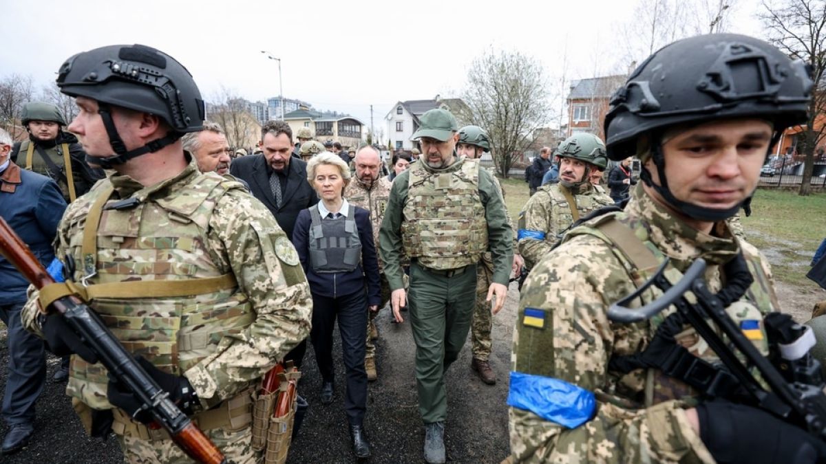 Шефката на ЕК зарадва Зеленски с новина, а Борел го увери, че... ВИДЕО