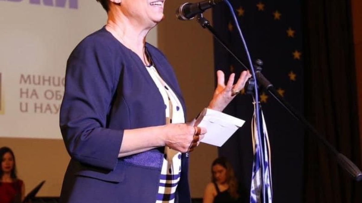 Ирена Анастасова към студенти: Вие сте тези, които ще съхранявате всичко, което ни прави човеци