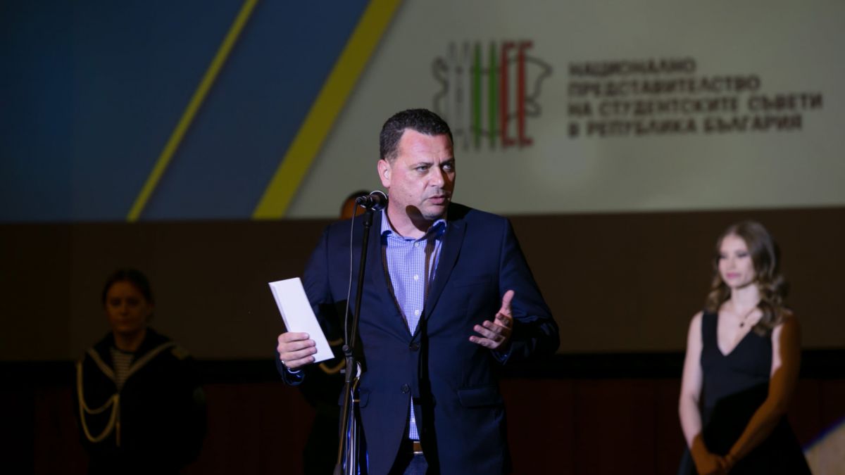 Иван Ченчев връчи приза “Студент на годината” на олимпийската шампионка Ерика Зафирова