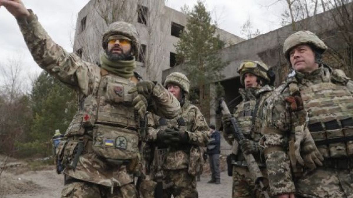 Съветникът на Зеленски: Украйна е готова за голямата битка в източната част