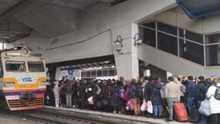 Последни новини за масовата евакуация в Луганска област заради настъплението на Русия