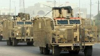 Лондон даде бронирани Mastiff и Jackal на Киев, какво представляват те