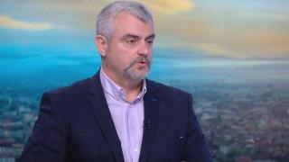Докторите скочиха, искат референдум за...
