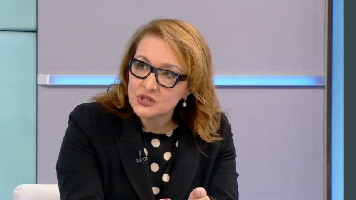 Проф. Христова: Той приближава с бясна скорост и ще издуха Петков от терена, изборите са зад вратата! 