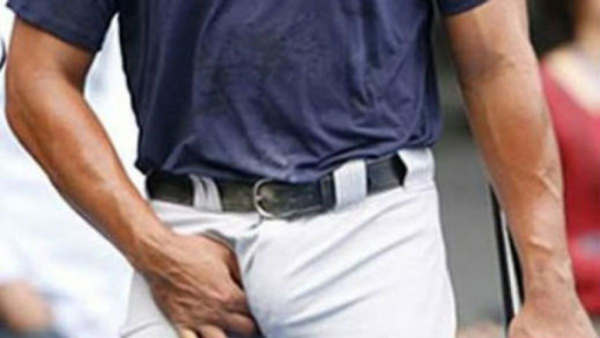 Перверзия в самолет: Пасажер си го показа на непозната 18+