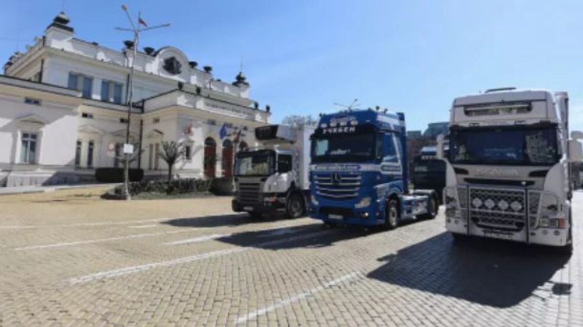 Национален протест блокира цяла България