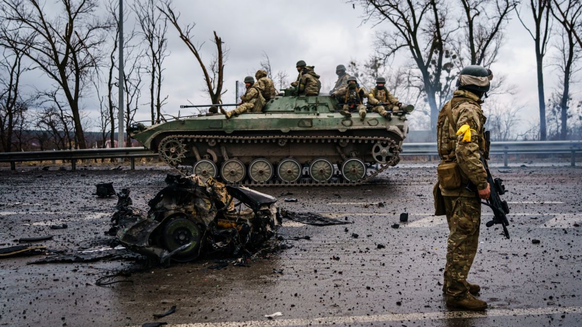 ДПА: Руската армия завладя напълно Мариупол, сирени за тревога в почти цялата страна