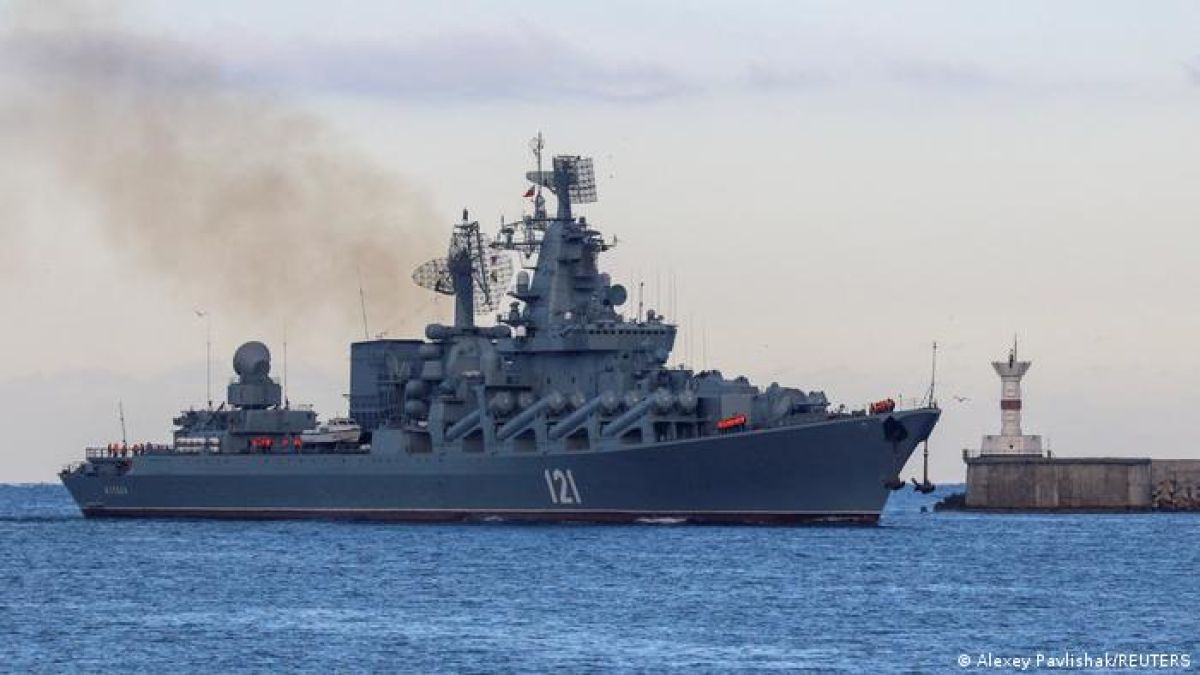 Руското МО с последни новини за ситуацията на пламналия крайцер "Москва" 