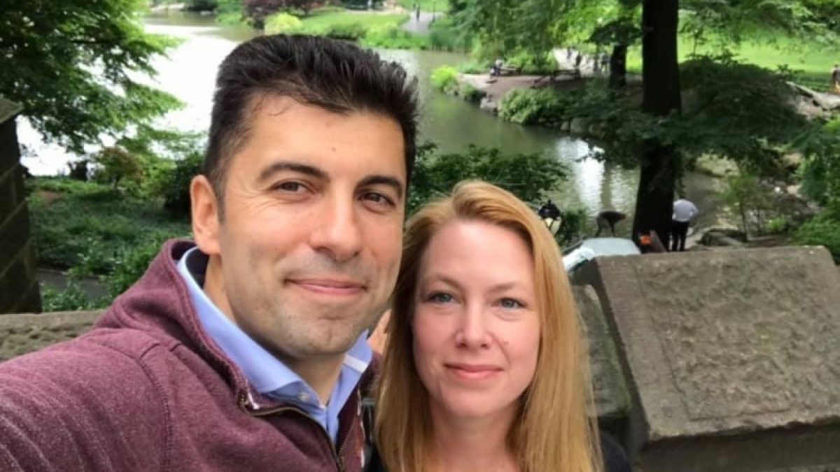Линда се ожали: Откакто станала премиерша, виждала мъжа си само...