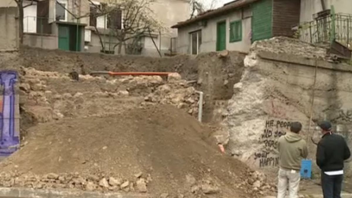 Русенец откри огромно имане в двора си