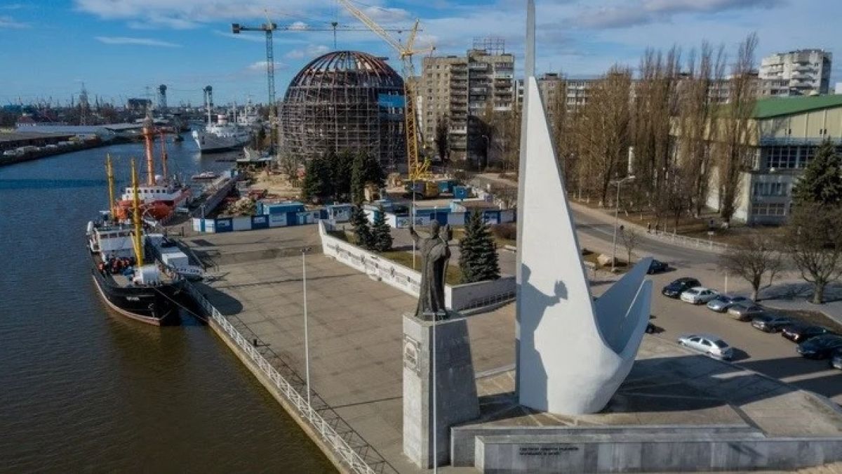 И никога да не се върнете! Ето как руснаците изпроводиха полските дипломати от Калининград ВИДЕО