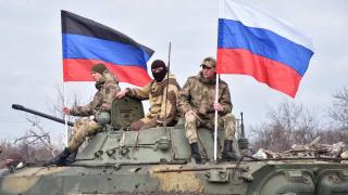 Руската армия е пленила купища военна техника на ВСУ в Мариупол ВИДЕО