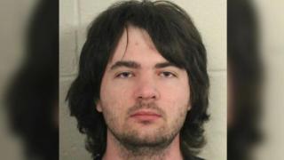 Невиждано зверство: Изверг вкара живата си баба във фризера и я уби