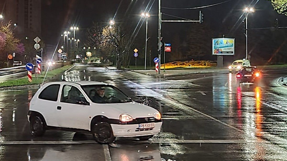 Поредният неадекватен дядо зад волана, този път в Бургас СНИМКИ