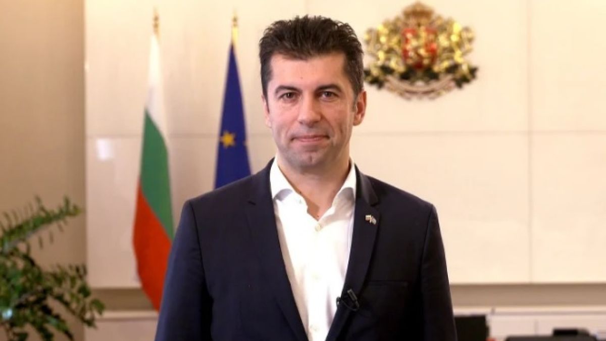 Кирил Петков се чу със Зеленски  