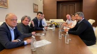 Партньорите в коалицията до среднощ при премиера, разбраха се да... 