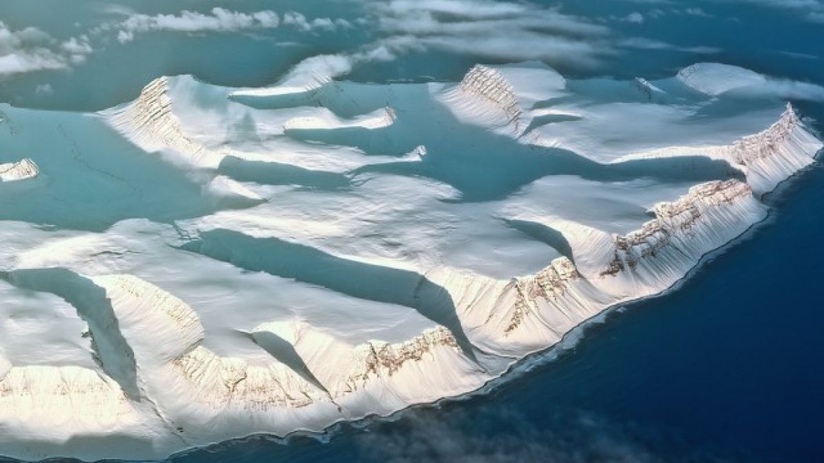 Площта, покрита с антарктически морски лед, спадна до най-ниското ниво
