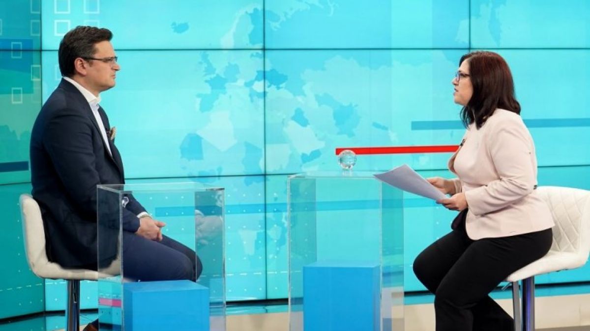 Кулеба пак натиска БГ политици за оръжия 
