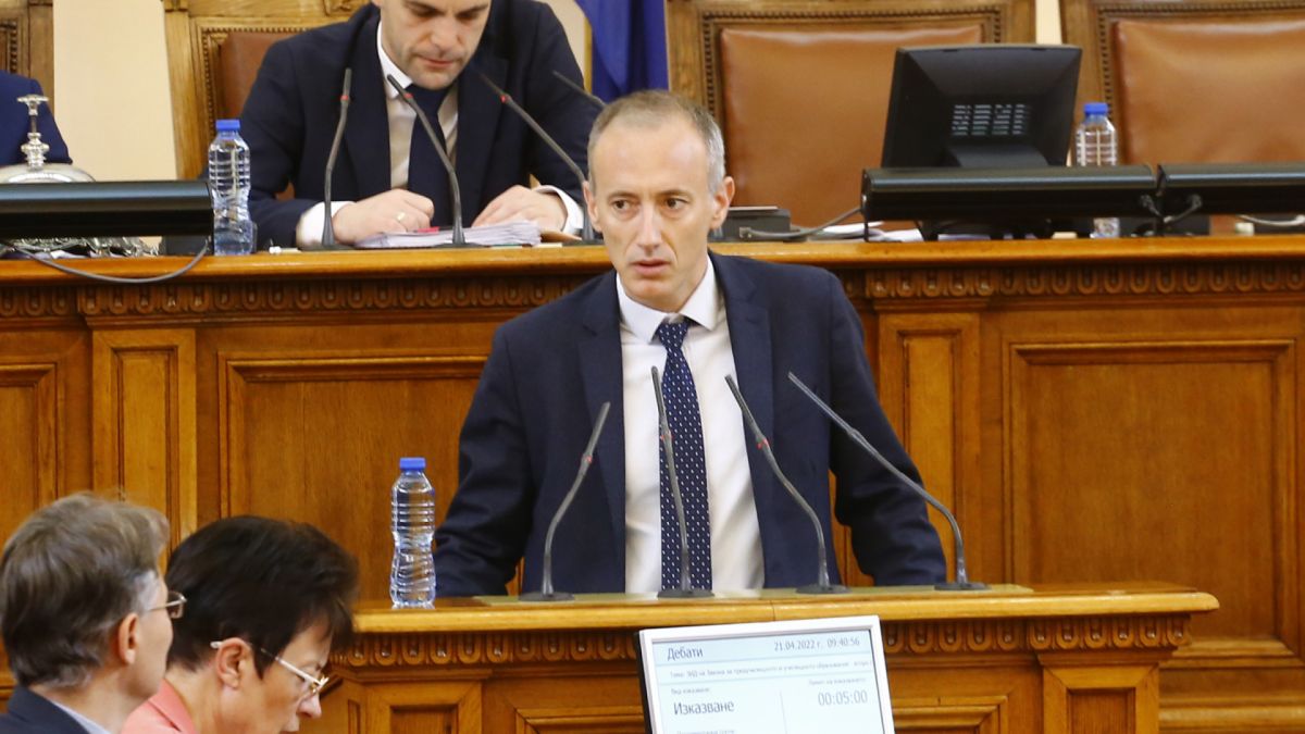 Класация: Избраха най-харесвания министър на образованието, след него са ... 