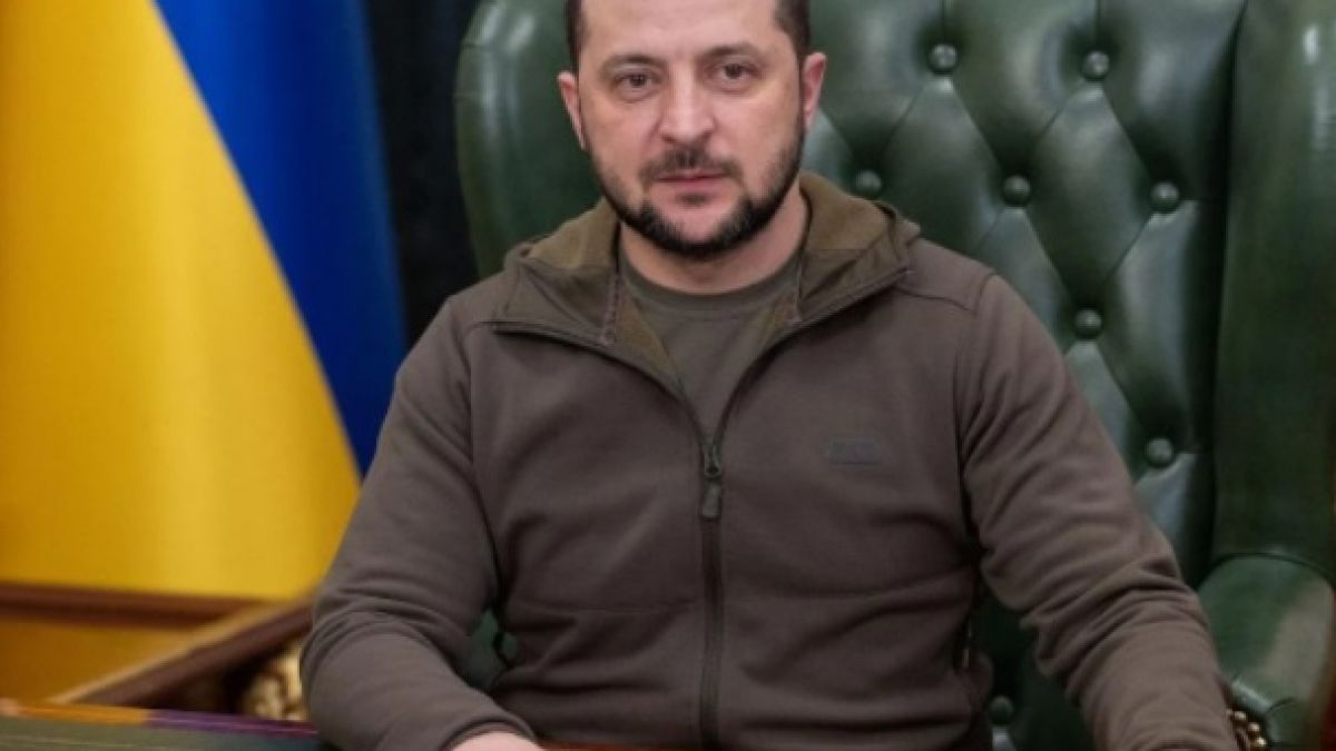 „Човек със стоманени топки“: Рокаджии от САЩ и Англия записаха песен за Зеленски ВИДЕО