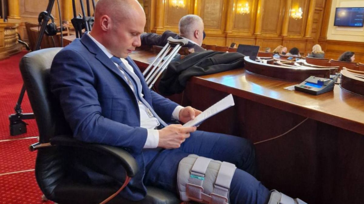 Страховит инцидент с депутат от ПП, пострада тежко СНИМКИ