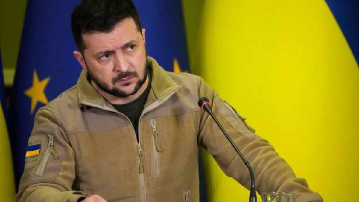 Зеленски уволни съветника си за нацбатальоните