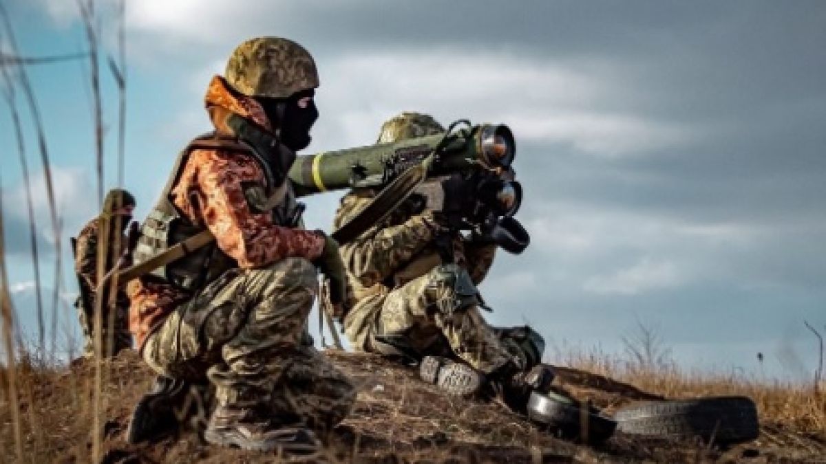 Украинското разузнаване засече руска армада от 8 кораба с ракети "Калибър" в Черно море ВИДЕО