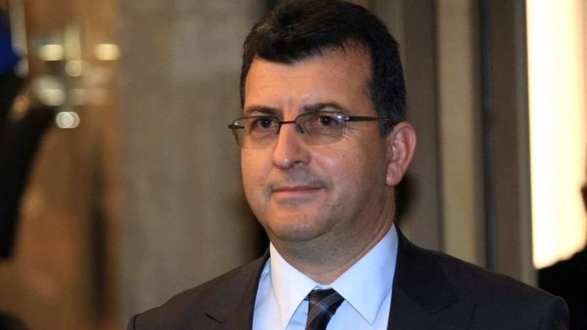 Асим Адемов: Подкрепям Петков за даренията, предлагам да даряваме и за...