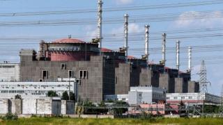 Киев: Руски ракети са прелетели над най-голямата АЕЦ в Европа, заговори за "ядрена катастрофа"