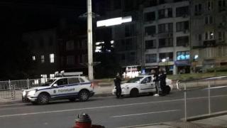 Зрелищен екшън с пистолет и мачете в Бургас, ето причината