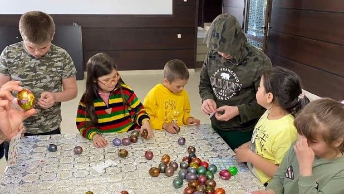 Дарителска акция на болнично настоятелство „Вяра, Надежда, Любов“ за Великденските празници