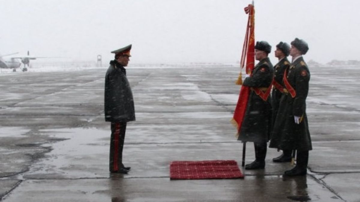 Униан: Началникът на руския генщаб лично ще води настъпление в Източна Украйна