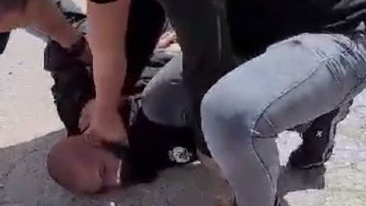 Зрелищен арест: Полицаи проснаха по очи сина на кмета на Панагюрище ВИДЕО