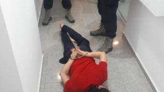 Шок! ГДБОП разби луксозен бардак с мъжки проститутки в София, ето кои са те СНИМКИ 