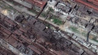 Най-малко 20 цивилни излязоха от катакомбите на "Азовстал", сред тях има и деца ВИДЕО