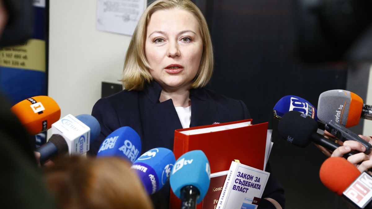 Надежда Йорданова се надява спецправосъдието да бъде закрито в края на юли