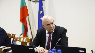 Главният прокурор Гешев отново атакува скрит опит за легализирането на "леката" дрога